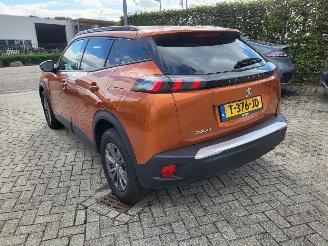 skadebil auto Peugeot e-2008 Peugeot e-2008 EV Style 50 kWh rijdbaar rijbereik 335 km nieuwprijs  € 40000 2023/7