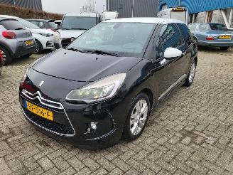 Damaged car Citroën DS3 DS 3 1.2 AUTOMAAT PureTech So Chic 2015/10