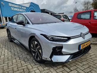 Schadeauto Volkswagen ID.7 Pro S Business 86 kWh accu, 210 kW / 286 pk trek haak range 700 km 2024/10