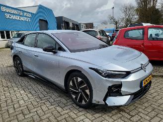 Schadeauto Volkswagen ID.7 Pro S Business 86 kWh accu, 210 kW / 286 pk trek haak range 700 km 2024/10