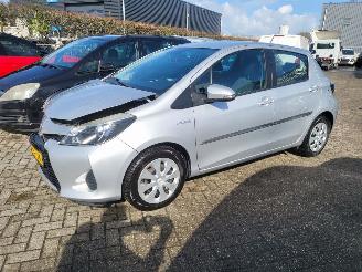 Toyota Yaris autom  1.5 Full Hybrid Aspiration 68000 km !! 2013/6