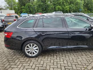 Skoda Superb Superb Combi 1.5 TSI ACT Business Edition Plus rijdbaar picture 19