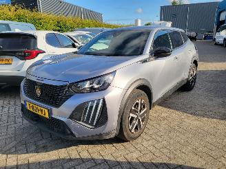 Coche accidentado Peugeot e-2008 e-2008 EV Active 54 kWh Range 406 km rijdbaar nwpr €43000 2023/9