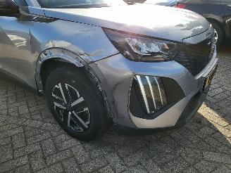 Coche accidentado Peugeot e-2008 e-2008 EV Active 54 kWh Range 406 km rijdbaar nwpr €43000 2023/9