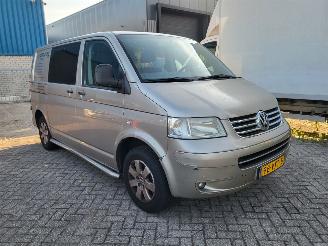 Damaged car Volkswagen Transporter 128 KW AUT 2.5 TDI Trendline DOUBLE CAB 2009/2