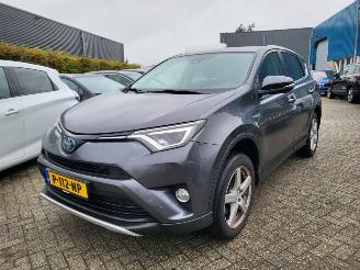 Unfallwagen Toyota Rav-4 RAV4 2.5 Hybrid AWD Dynamic 4x4 autom EURO 6  rijdbaar 2017/11