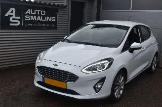 Vaurioauto  passenger cars Ford Fiesta 1.0 Ecoboost Titanium 95Pk *Navi/Clima 2020/6