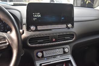Hyundai Kona 64Kwh EV Fashion 204Pk SOH 100% 3Fase *Navi/Clima/Camera/Schuifdak picture 9