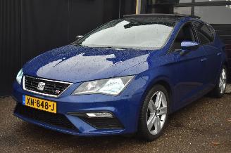 Schadeauto Seat Leon 2.0 Tdi FR Business Intense 150Pk *Navi/Clima 2019/2