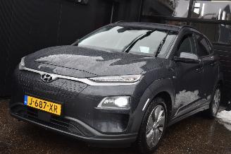 Voiture accidenté Hyundai Kona 64Kwh Premium 204Pk 3Fase SOH 100% *Navi/Clima/Camera/Leder/Stoelverwarming 2020/12