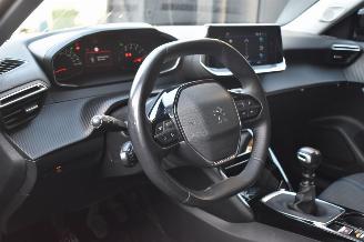 Peugeot 2008 1.2 Puretech Allure 131Pk *Navi/Clima picture 8