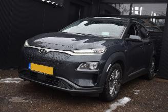 skadebil auto Hyundai Kona 64Kwh Limited 204Pk 3Fase 100% Soh *Navi/Clima/Leder/Stoelverwarming/Schuifdak 2020/12