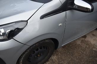 Peugeot 108 1.0 e-VTI Allure 72Pk *Clima/Camera picture 22