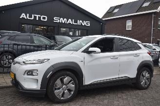 Unfallwagen Hyundai Kona 64Kwh EV Limeted 204Pk 3FASE 100% SOH *Navi/Clima/Leder/Camera/Stoelverwarming 2020/12