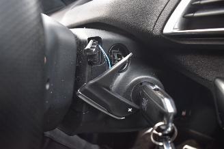 Peugeot 5008 1.6 Puretech Blue Lease GT Line 181Pk *Navi/Clima/Camera/Stoelverwarming picture 13