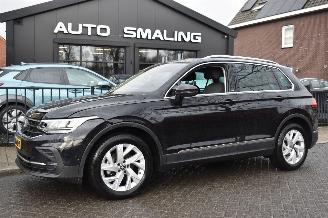 damaged passenger cars Volkswagen Tiguan 1.5 Tsi Life Business 150Pk *Navi/Clima/Camera/Stoelverwarming 2023/2
