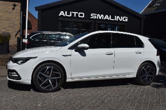 Vaurioauto  passenger cars Volkswagen Golf 1.5 Tsi R-Line Business 131Pk *Navi/Clima/Camera/Panorama/Stoelverwarming 2020/9