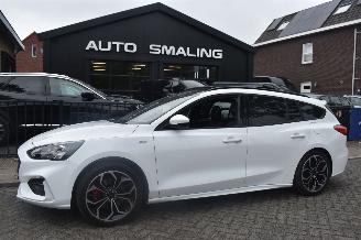 Schadeauto Ford Focus 1.0 Ecoboost ST Line Hybrid X Business 155Pk *Navi/Clima/Camera/Panorama/Stoelverwarming 2021/10