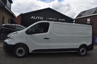 Schade bestelwagen Renault Trafic 2.0 Dci 120Pk T26 L2H1 Comfort *Airco/Camera 2022/6