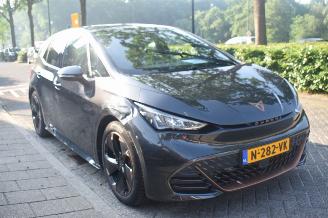 Unfallwagen Cupra Born 62Kwh Adrenaline One 204Pk 3FASE 89% SOH *Navi/Clima/Camera/Stoelverwarming 2021/12