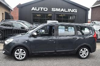 Schadeauto Dacia Lodgy 1.3 Tce Stepway 7 Personen 131Pk *Navi/Airco/Camera 2021/10
