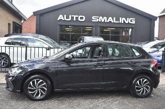 Vaurioauto  passenger cars Volkswagen Polo 1.0 Tsi Life Business 95Pk *Navi/Clima/Stoelverwarming 2022/7