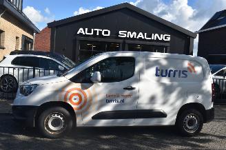 skadebil bedrijf Opel Combo 1.5D L1H1 Edition 102Pk *Airco/Navi 2019/10