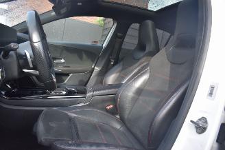 Mercedes A-klasse 180 Premium Plus 136Pk *Navi/Clima/Stoelverwarming/Panorama picture 5