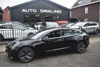 Schadeauto Tesla Model 3 60Kwh Standard Range RWD Plus 238Pk *Navi/Clima/camera/Panorama/Leder/Stoelverwarming 2020/12