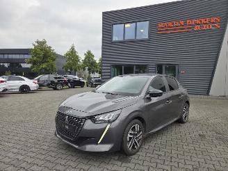 Schadeauto Peugeot 208 74kw STYLE  20DKM 2023/1