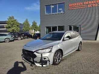 Schadeauto Ford Focus 91KW HYBRIDE / ST-LINE 2023/5