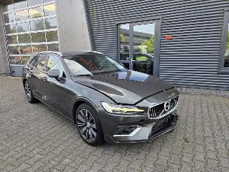 Vaurioauto  passenger cars Volvo V-60 T6 Recharge 186KW HYBR 2021/7