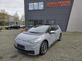 Schadeauto Volkswagen ID.3 Pro Performance 1ST 62kWh 150 KW 204pk / ACC / 18\" Lmv 2020/9