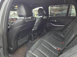 BMW 3-serie 330e HYBR /M-SPORT / HARM KARDON / HEAD UPP picture 16