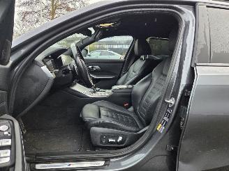 BMW 3-serie 330e HYBR /M-SPORT / HARM KARDON / HEAD UPP picture 15