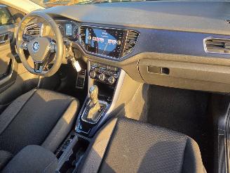 Volkswagen T-Roc 1.5-110kw / AUTOM / NAVI / CAMERA / STOELVERW picture 17