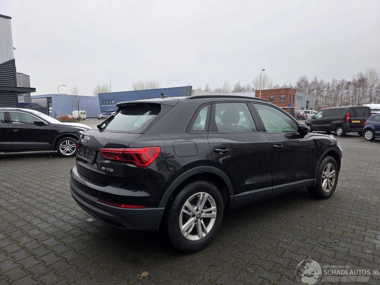 Audi Q3 110kw TFSi / 67dkm / PANODAK