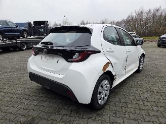 Toyota Yaris 1.5 Benz 92kw  / CAMERA / CarPLAY / 17DKM picture 6