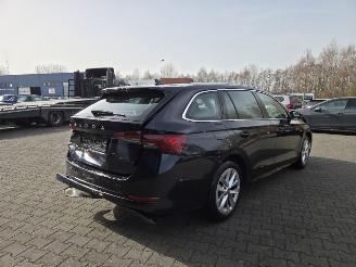 Skoda Octavia 1.5 TSi 110kw / CAMERA / NAVI picture 14