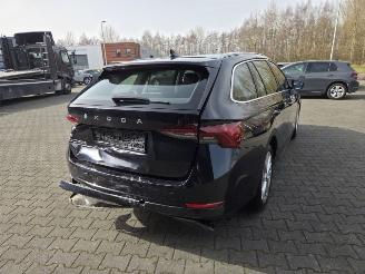 Skoda Octavia 1.5 TSi 110kw / CAMERA / NAVI picture 9