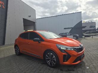 uszkodzony samochody osobowe Renault Clio TECHNO 2024/3