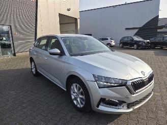 uszkodzony samochody osobowe Skoda Scala 1.5 TSi -110kw  Ambition 2021/6