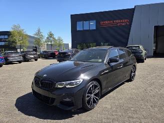 Schadeauto BMW 3-serie 320i -135KW M-SPORT / PANO /AUTOM 2021/6