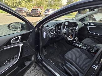 Kia Ceed PLUG-IN  HYBRIDE / AUTOMAAT / 34 DKM picture 16