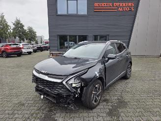 Voiture accidenté Kia Sportage 117KW M-HEV / AUTOM / 14 DKM 2025/8