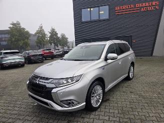 škoda osobní automobily Mitsubishi Outlander 2.4 PHEV Pure+ 169KW - AWD / CAMERA / NAVI / STOELVERW 2020/3