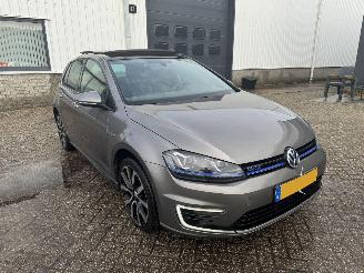 Volkswagen Golf 1.4 TSI GTE Pano/automaat/clima/camera picture 3