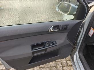 Volkswagen Polo 1.4 TDI Comfl. BlueM picture 7