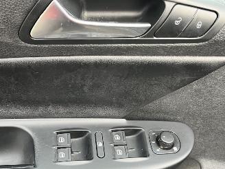 Volkswagen Passat VARIANT 2.0TDi - 125kW Highline - perfect rijdende auto - ingeruild - trekhaak - winterset picture 17