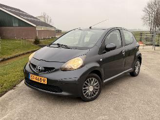 Unfallwagen Toyota Aygo | AIRCO | APK TOT SEPT-2026 | RIJDENDE AUTO !! 2008/9